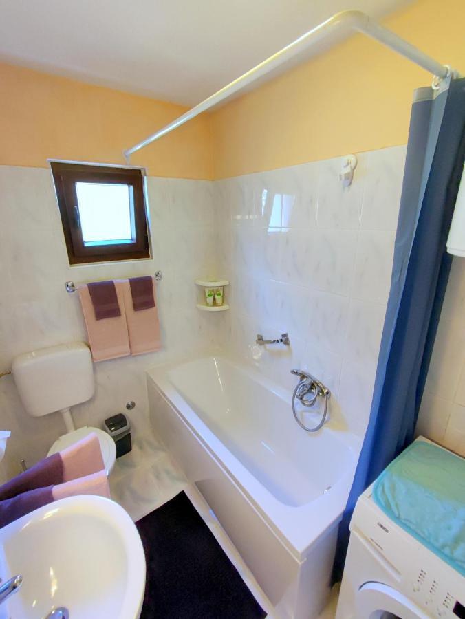 פורץ Apartment Pajtak מראה חיצוני תמונה